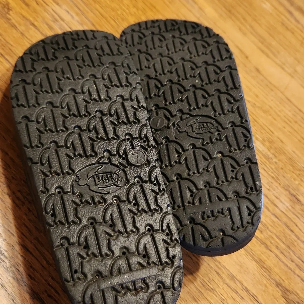 Pali Hawaii Black Buckle Sandals Size 7